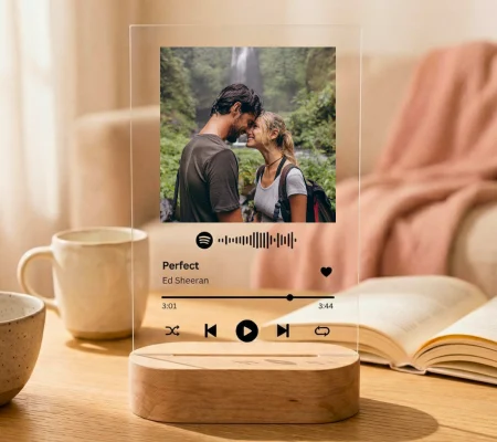 Placa de Spotify personalizada en acrílico transparente con base de madera, foto de pareja y canción Perfect de Ed Sheeran – regalo original para parejas